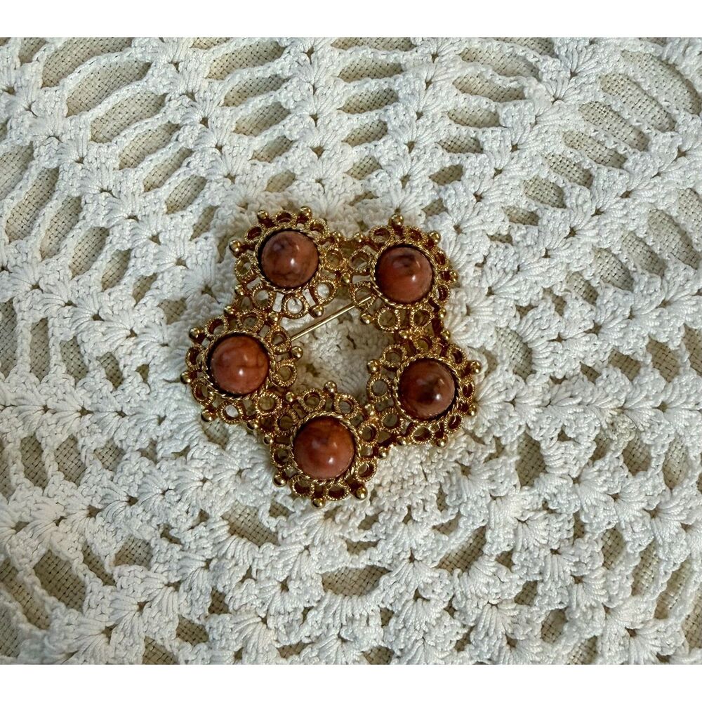 Vintage 1970 Sarah Coventry "Valencia" Wreath Brooch, Gold Tone Filigree